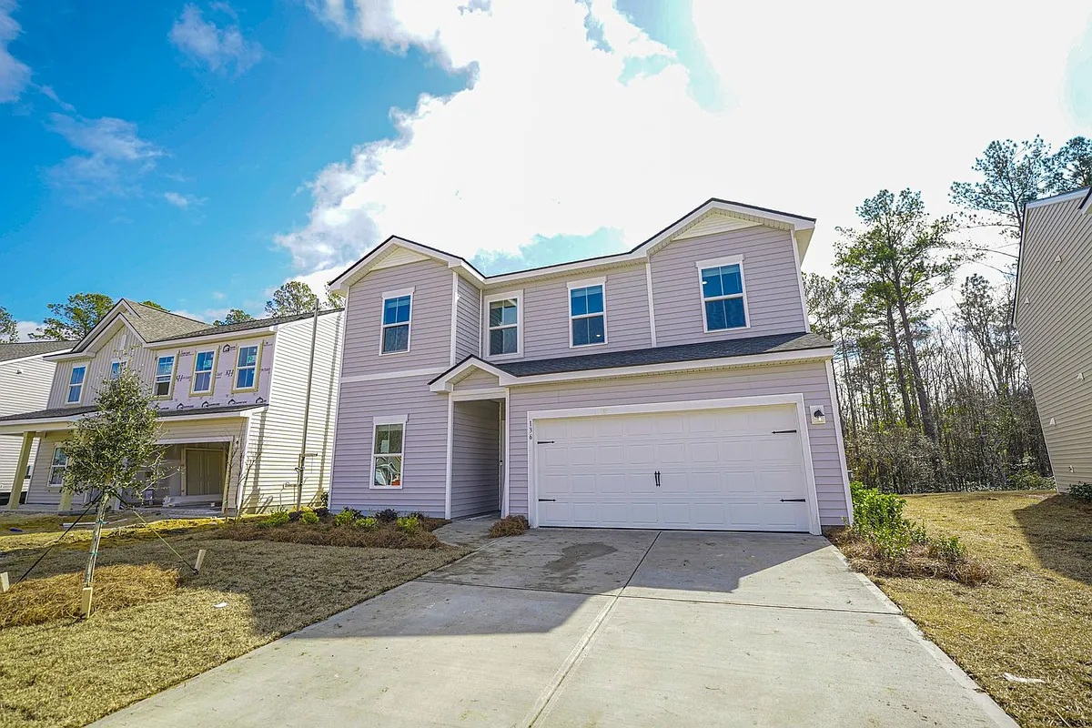 136 Kingswood Cir, Bloomingdale
